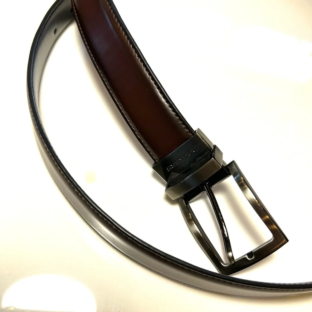 Dockers leather Men's Brown Leather Belt 48/120 like new